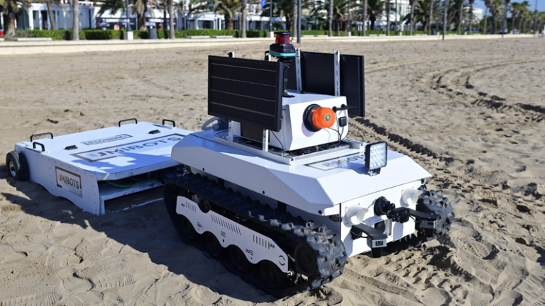 Valencia Prueba Un Robot Para La Limpieza De Las Playas Mediante