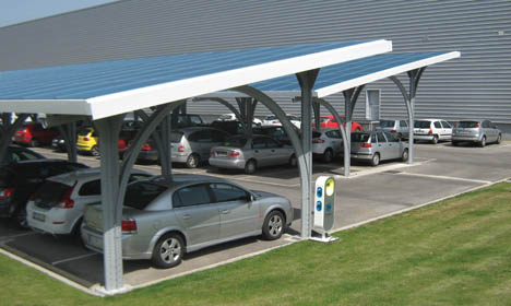 El concepto Smartpark se basa en un pórtico de aparcamiento implementado como instalación fotovoltaica, aunando una tecnología robusta con un sencillo sistema de montaje 'plug and play'.