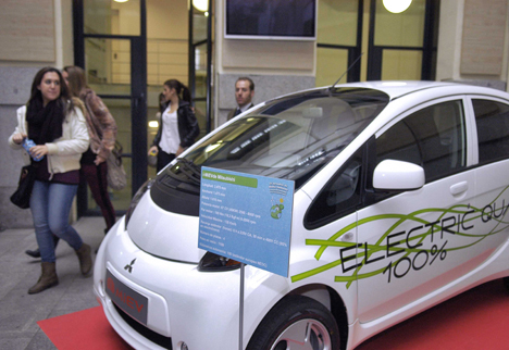 Vehiculo elctrico presentado en las Jornadas