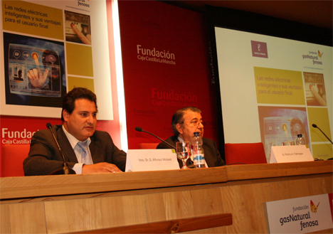 El director de Industria, Energía y Minas de la Consejería de Fomento del Gobierno de Castilla-La Mancha, Alfonso Vázquez, y el director general de la Fundación Gas Natural Fenosa, Pedro-A. Fábregas.