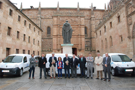 Acto de presentación de la flota de vehículos eléctricos adquiridos por la Universidad de Salamanca.