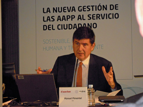 el Presidente de la Asociación Española de Empresas de Consultoría (AEC), Manuel Pimentel