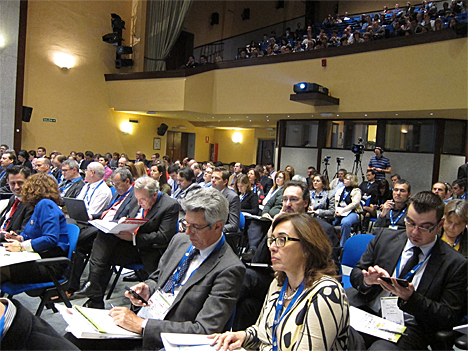 Público asistente al III CNIS en uno de los debates en el Auditorio Principal de la Fábrica Nacional de Moneda y Timbre.