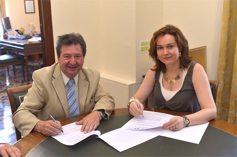 Juan Antonio García Gordo, presidente de Facemap, y María del Mar Martín Rojo, Concejala de Economía y Hacienda y vicepresidenta de Promálaga.