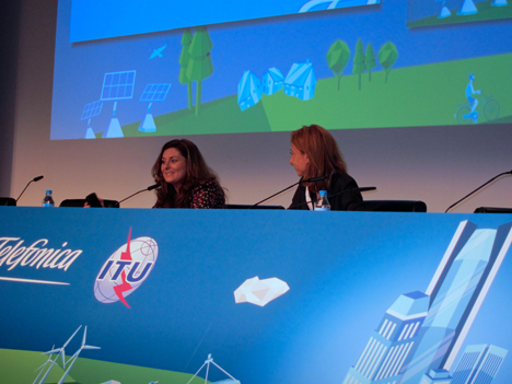 Cristina Bueti y Silvia Guzmán, ambas de la ITU