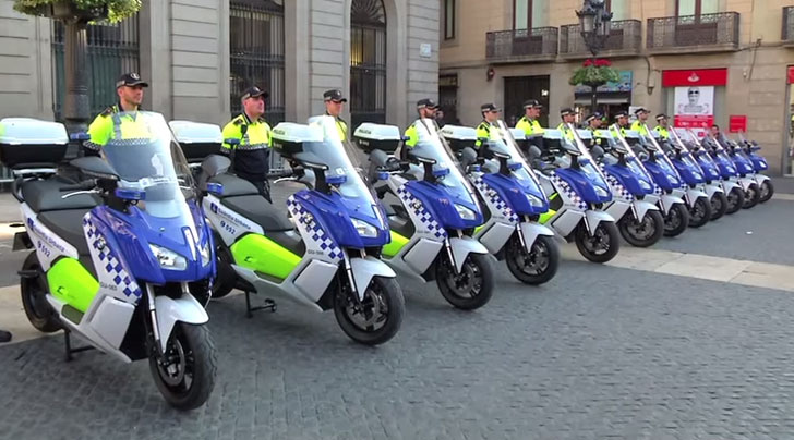 Flota de motocicletas eléctricas de la Guardia urbana de Barcelona