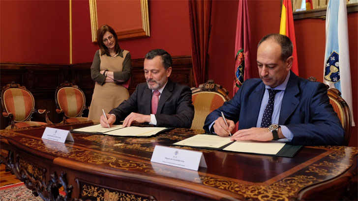 Acuerdo para la recogida inteligente de residuos entre Santiago de Compostela y Vodafone