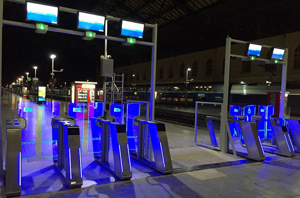 Sistema inteligente de acceso y validación de billetes en la estación de Saint Charles de Marsella