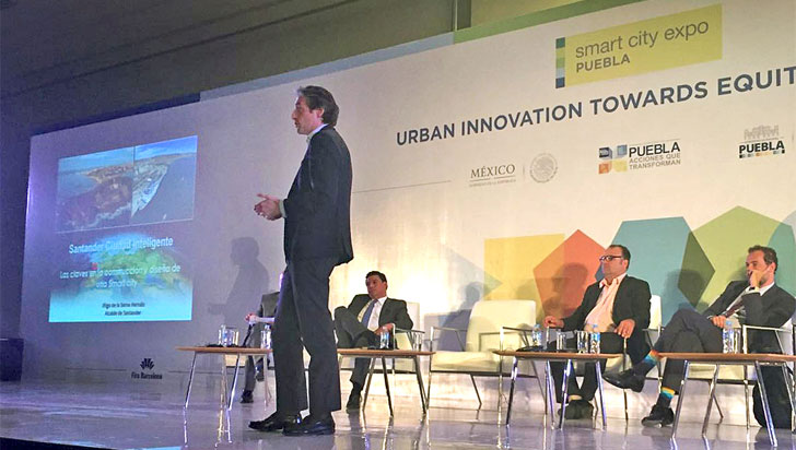 El alcalde de Santander durante su intervención en la Smart City Expo Puebla