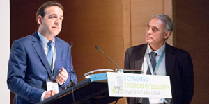 J. Delgado, Ayuntamiento de Madrid, y I. Niharra, IBM – II Congreso CI