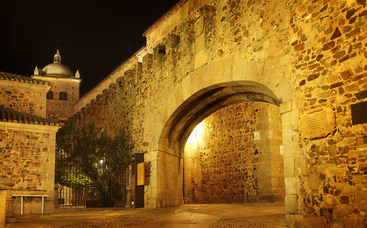 Cáceres será una Smart City a partir de su Patrimonio Inteligente. Arco de la Estrella
