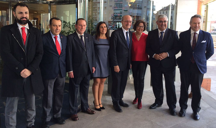 El consejero de Justicia, Emilio de Llera, junto a otras autoridades, en el acto en el que anunció la Agenda para una Justicia Digital en Andalucía 2020