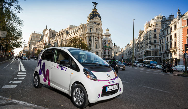 Nuevo servicio de vehículo eléctrico compartido en Madrid lanzado por la empresa emov.