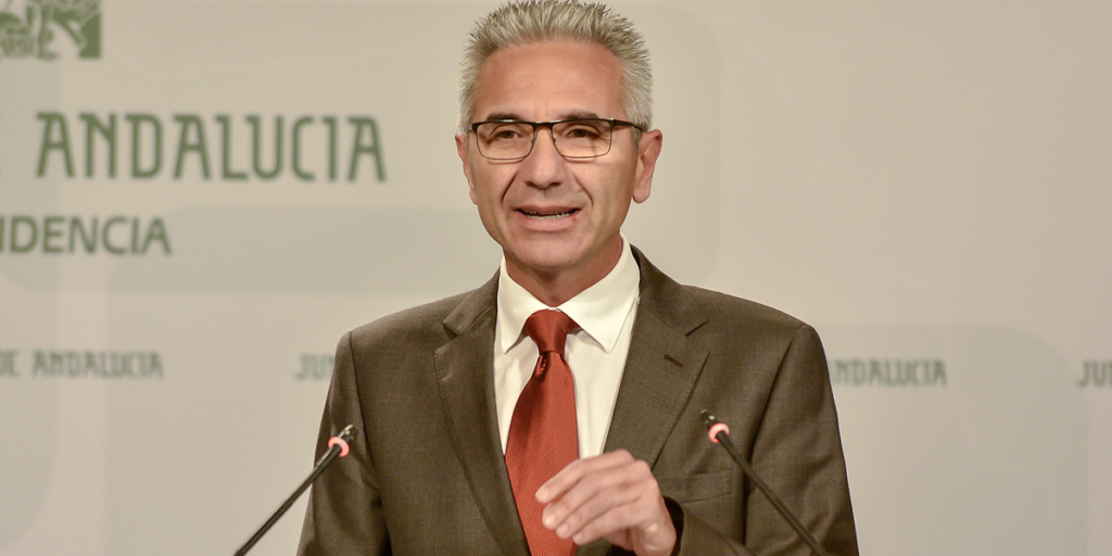 El portavoz del Gobierno de Andalucía, Miguel Ángel Vázquez, explicó cómo podrán participar en la elaboración de la normativa autonómica los andaluces, por vía telemática.