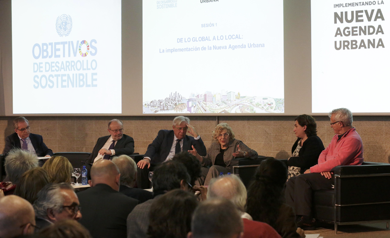 La aplicación de la Nueva Agenda Urbana en las ciudades españolas se debatió con los alcaldes de Madrid, Barcelona y Valencia, junto a Joan Clos.