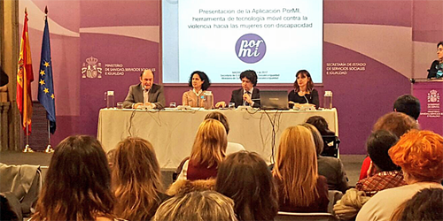 Presentación de la aplicación móvil accesible 'Pormi', enfocada a víctimas de violencia machista con discapacidad y creada por la Fundación CERMI Mujeres y la Fundación Vodafone.