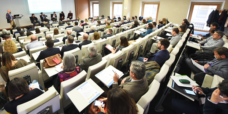 Jornada de presentación del III Congreso Ciudades Inteligentes en la que se anunció el Llamamiento de Comunicaciones y se reunión el Comité Técnico.