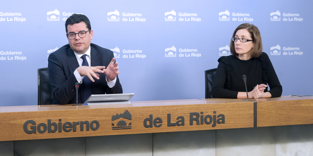 Alfonso Domínguez, consejero de Administración Pública y Hacienda, y Natalia Ríos, directora del Instituto de Estadística de La Rioja, presentaron los nuevos indicadores que miden la digitalización en la Comunidad, el IRIS y el DESI-Rioja.