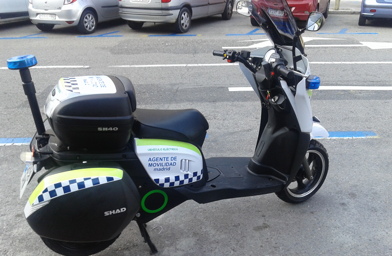Una de las 13 motos eléctricas que se incorporan a la flota del cuerpo de Agentes de movilidad de la ciudad de Madrid.