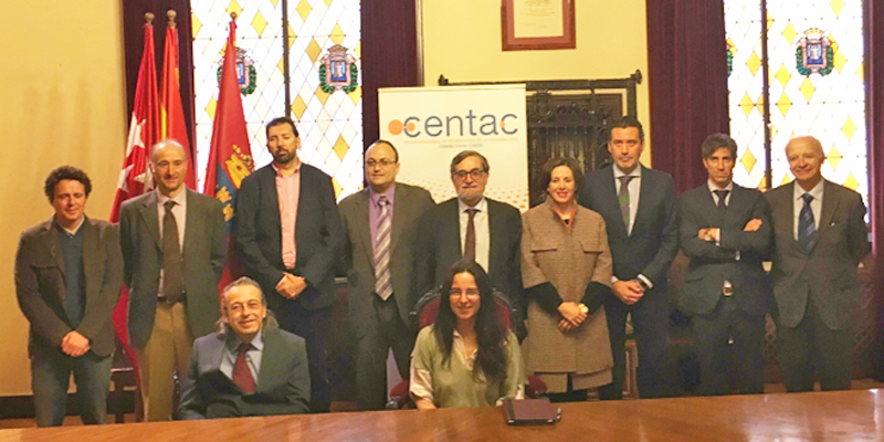 Firmantes del acuerdo para poner en marcha el Espacio Integrado Inteligente en Alcalá de Henares.