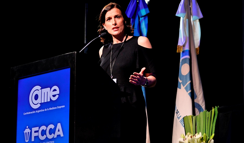 La alcaldesa de Santander, Gema Igual, explicó el proyecto Festival y la plataforma para desarrollar servicios inteligentes en el XI Foro Internacional sobre Centros Comerciales Abiertos, en Buenos Aires.