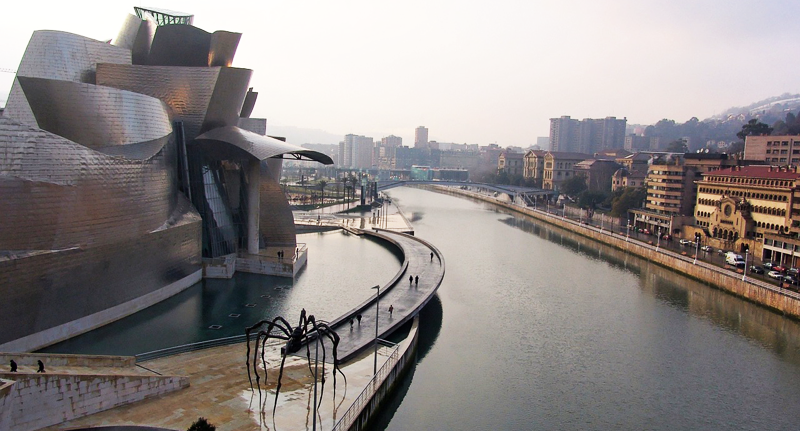 Los 'fDi Strategy Awards 2016’ del Grupo Financial Times reconocen la estrategia de Smart City de Bilbao y, además, le conceden un segundo premio, el 'Education Cluster'. Ciudad desde la ría.