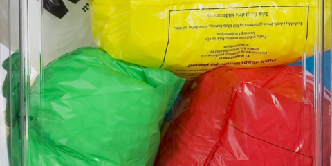 Detectores ópticos y bolsas de colores para aumentar el reciclado de residuos