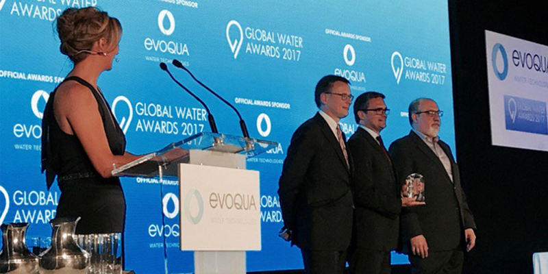 Momento de la entrega del premio como empresa del año 'smart water' a Suez en la ceremonia de los 'Global Water Awards 2017'.