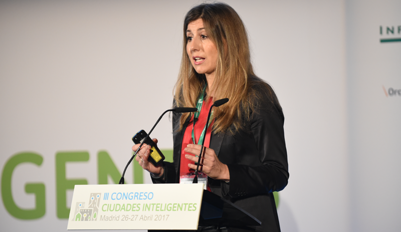 Lola Ortiz informó sobre las herramientas de financiación de las ciudades, con la conferencia titulada Hacia la Europa de las Ciudades: financiación europea para el desarrollo urbano en España.