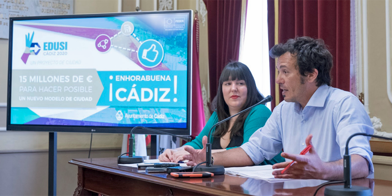 El alcalde de Cádiz informaba en rueda de prensa sobre la selección de la EDUSI de la ciudad, que recibirá 15 millones de euros de Fondos FEDER.