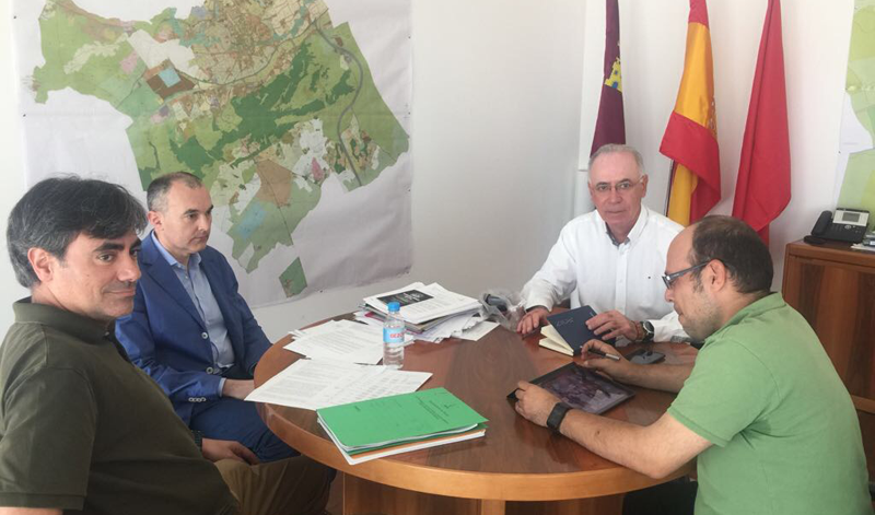 Reunión con los responsables de MUyBICi en la que se abordó la ampliación del sistema de alquiler de bicicletas públicas en Murcia.