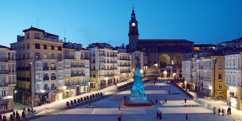 Con las 384 nuevas luminarias LED y los cuatro sistemas de telegestión, el ayuntamiento de Vitoria-Gasteiz conseguirá un ahorro de 35.000 euros al año.