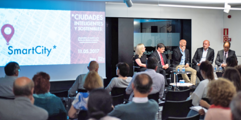 La planificación y diseño del entorno urbano en la evolución hacia Ciudades Inteligentes