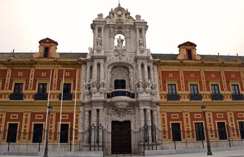 Sede del Gobierno de la Junta de Andalucía, que recibe el préstamo del Banco Europeo de Inversiones (BEI) destinado a sectores estratégicos como I+D y trasporte sostenible. 