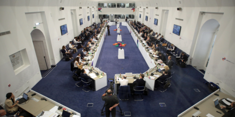 La Comisión Europea lanza una iniciativa para dotar de energía limpia las 2.700 islas de la UE