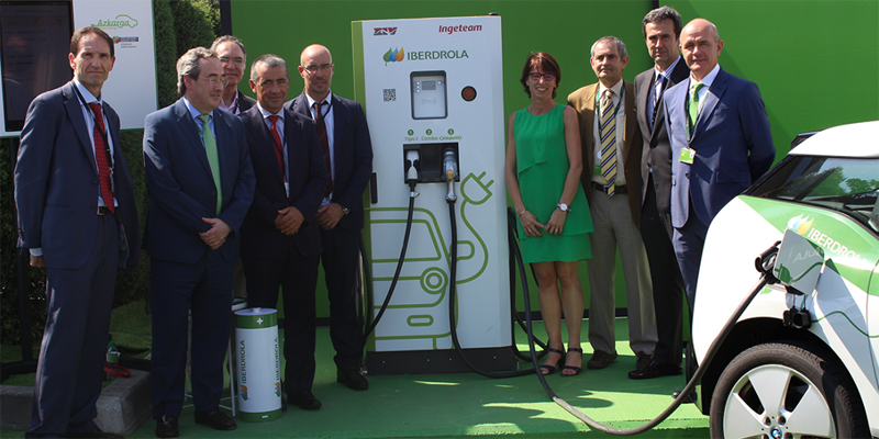 Los dos puntos de carga rápida inaugurados están hechos con tecnología vasca en el marco del proyecto Azkarga.