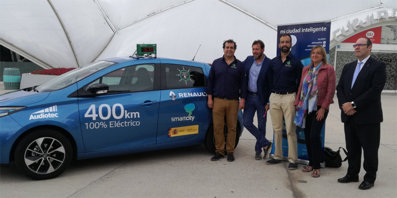 El proyecto 'Mi Ciudad Inteligente' arrancó este martes en Valladolid para recorrer las 82 smart cities de España en un coche eléctrico.