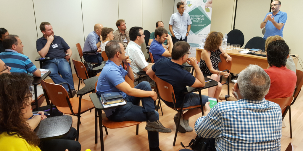 Representantes de diversos municipios de España recibieron formación sobre cómo elaborar planes conjuntos de eficiencia energética y movilidad sostenible, en el marco del proyecto europeo Simpla