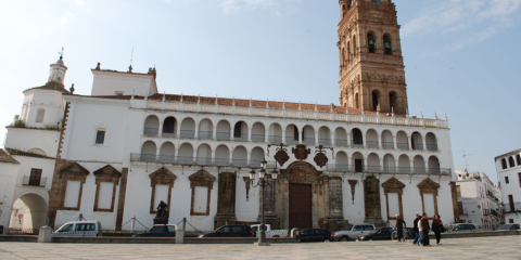 37 municipios de Extremadura reciben ayudas para el despliegue de redes de fibra óptica