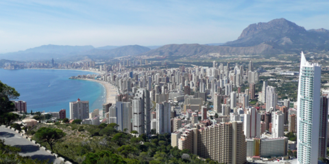 Benidorm, en la carrera para ser el primer Destino Turístico Inteligente certificado en España
