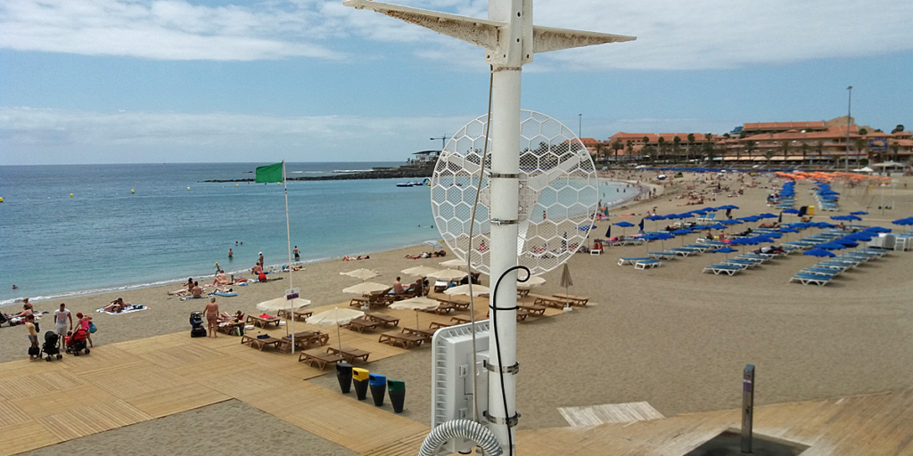 Uno de los puntos de acceso wifi mediante sistema inalámbrico que se han desplegado en cuatro municipios turísticos de Tenerife.