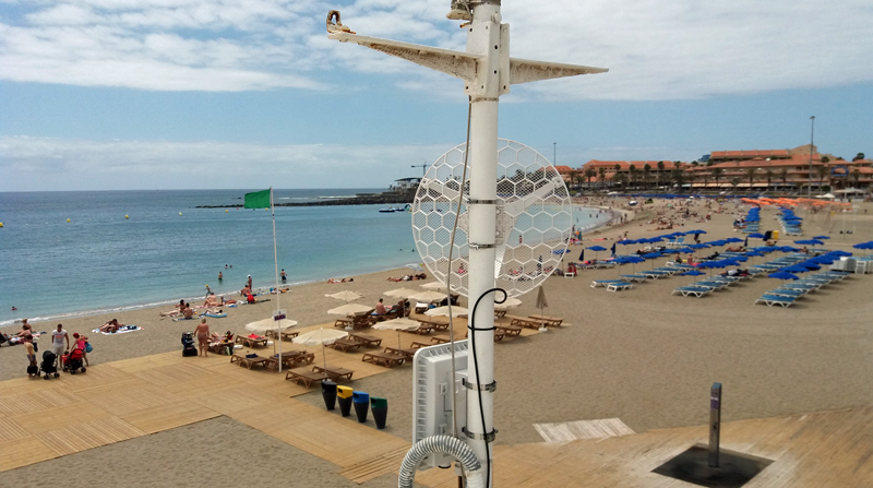 Uno de los puntos de acceso wifi mediante sistema inalámbrico que se han desplegado en cuatro municipios turísticos de Tenerife.