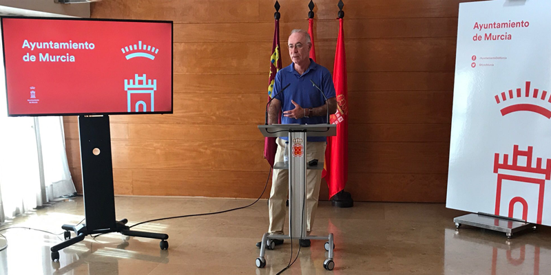 El reto de Murcia para la edición 2017 de Climathon será mejorar su resiliencia para 2030. Representante municipal presentando la participación de Murcia en el Climathon 2017.