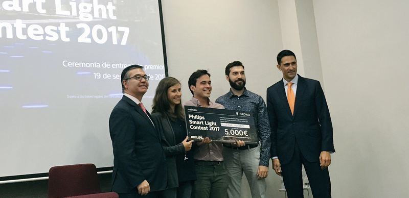 Entrega del premio del reto de iluminación inteligente organizado por el Ayuntamiento de Madrid y Philips Lighting al proyecto Aluzina Madrid.