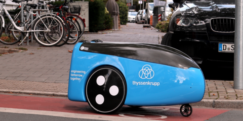 Lanzan pequeños automóviles sin conductor para el mantenimiento de ascensores en las ciudades