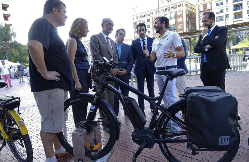 El alcalde de Málaga inaugura Expoumet, que muestra las novedades en cuanto a Movilidad Sostenible, dentro de la Semana Europea de la Movilidad.