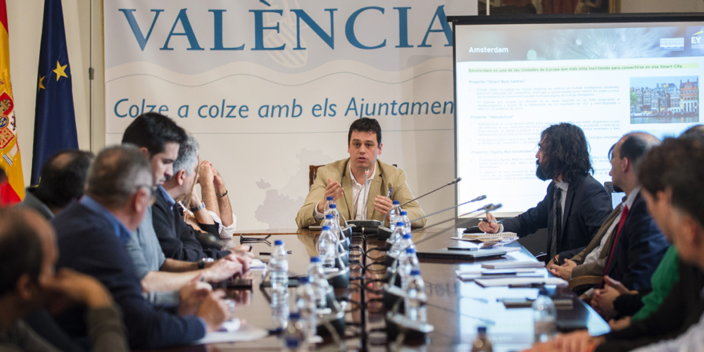 La Diputación de Valencia presentó su proyecto de smart cities, al que se han unido los municipios de Torrent y Paterna. El fin último es construir una provincia inteligente.