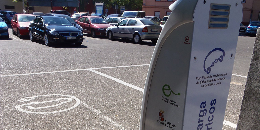 Sectores profesionales como el taxi o el reparto de última milla y establecimientos como hoteles y centros comerciales pueden beneficiarse de las ayudas enmarcadas en el proyecto Remourban para incentivar el coche eléctrico en Valladolid.