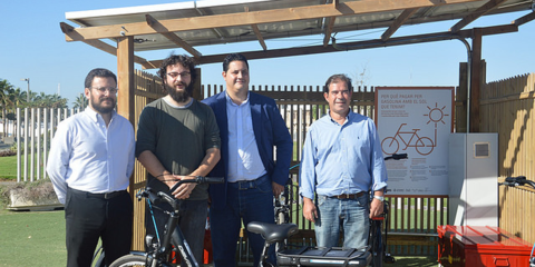 Bicicletas eléctricas con energía solar circulan ya en Valencia