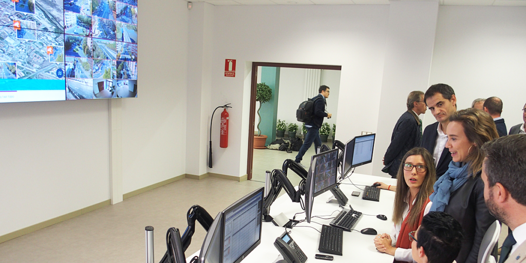 El servicio de control de Tráfico, Transporte Público y Alumbrado acaba de aterrizar en el Centro de Control Smart Logroño, que ya está en funcionamiento.